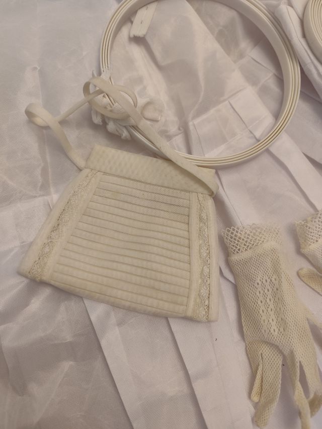 Bellissimo abito da comunione, completo