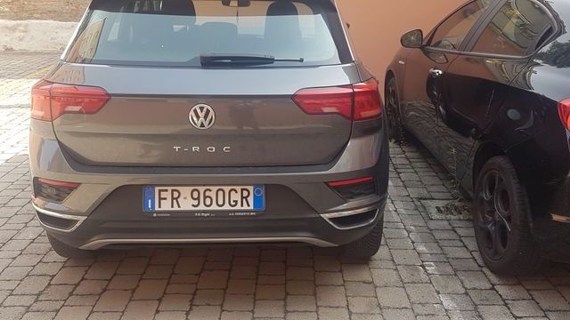 SI VENDE AMPIO POSTO AUTO SCOPERTO ENTRO ZTL