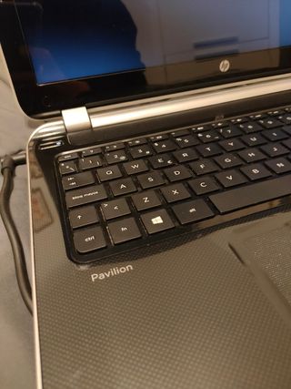 HP Pavilion 15 Notebook y maletín 