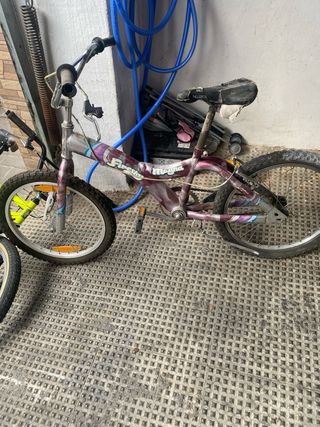 Bicicletas y patinetes