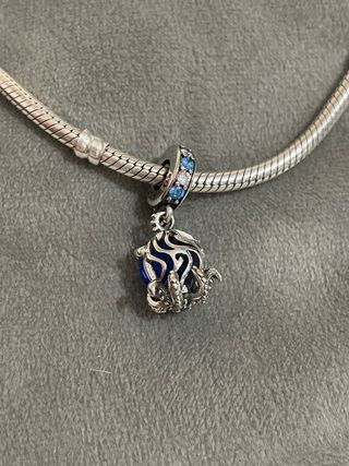 Charm pulpo colgante 