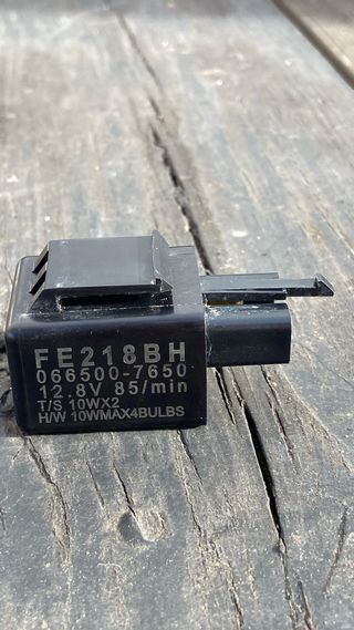 Relé intermitentes Yamaha Tenere 700