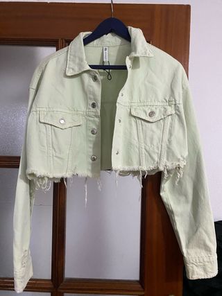 Chaqueta vaquera corta