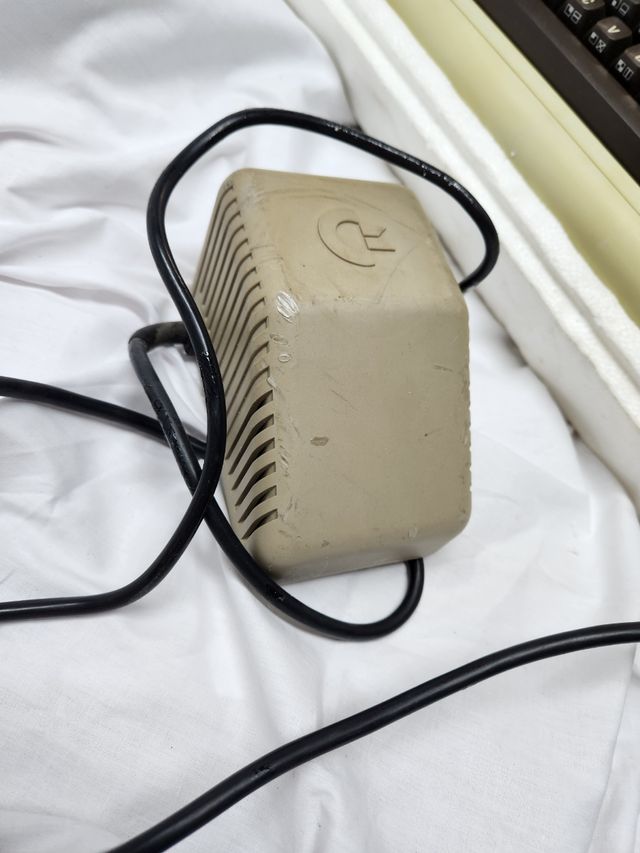 COMMODORE VIC-20. COMPUTER ANNI '80.