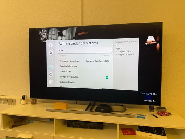 Tv samsung Q80 sereies 65”  LEER