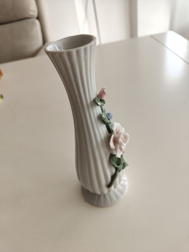 Joyero corazón. Jarrón violetero. Niño. Decoració