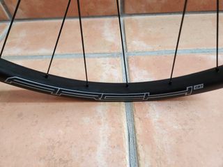 Rueda trasera 29" de carbono Stans ZTR Arch CB7
