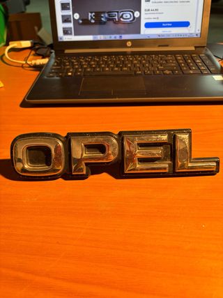 Emblema opel monterey 897184751