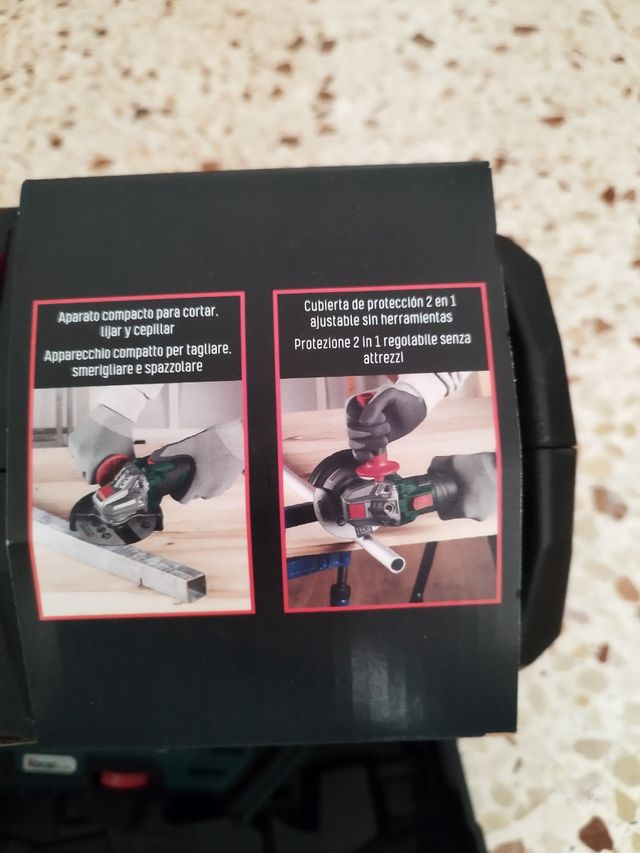 Smerigliatrice con caricabatterie