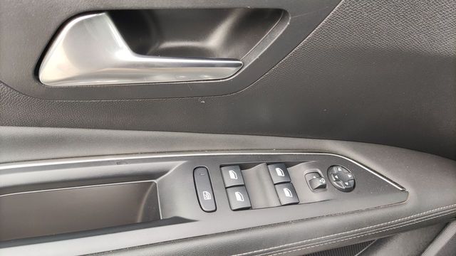 Peugeot 3008 Hybrid 225 e-EAT8 Allure 