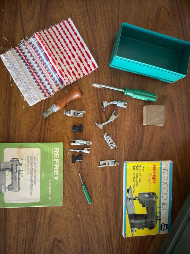 Máquina de coser Refrey Transforma 427