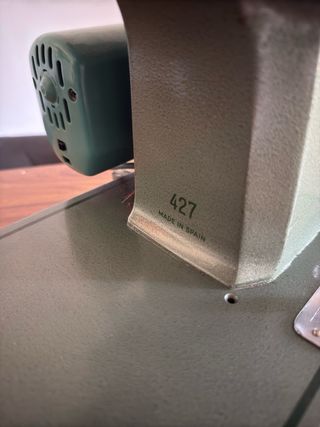 Máquina de coser Refrey Transforma 427