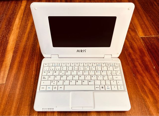 Ordenador portátil Airis para despiece