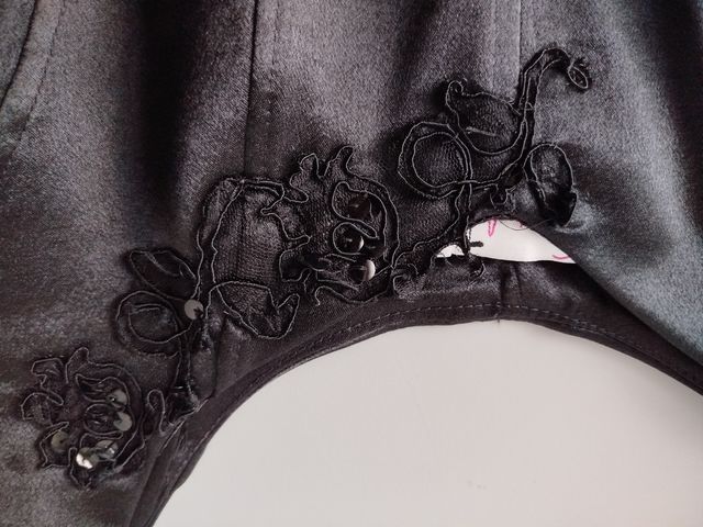 Corpetto in raso nero