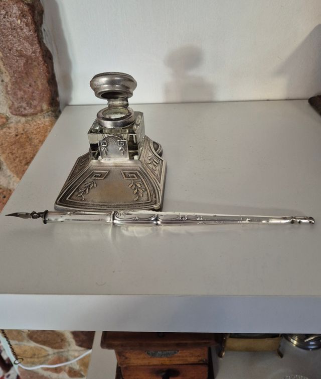 Calamaio del periodo liberty con penna