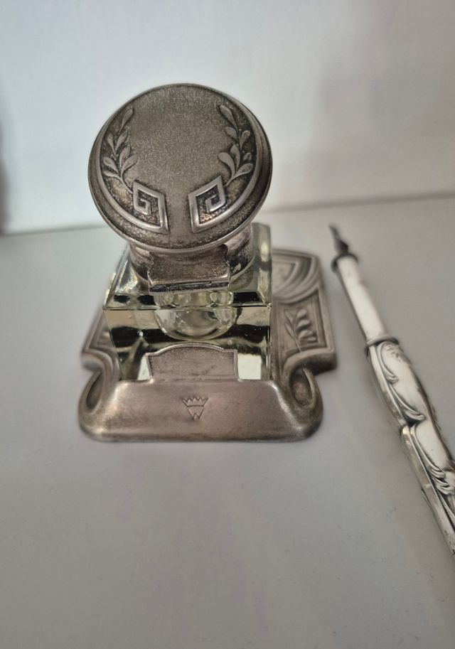 Calamaio del periodo liberty con penna