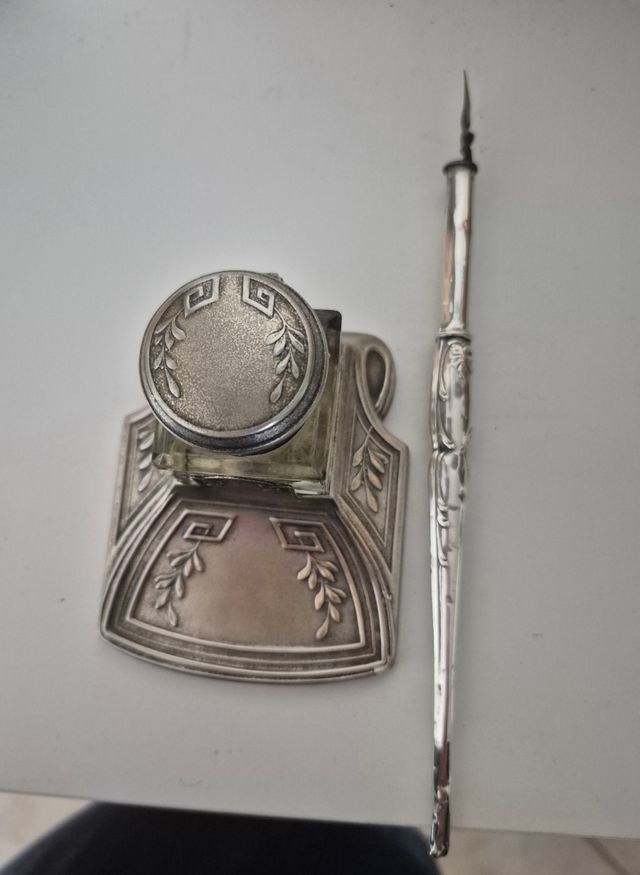 Calamaio del periodo liberty con penna