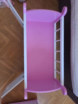 Cuna de madera de juguete