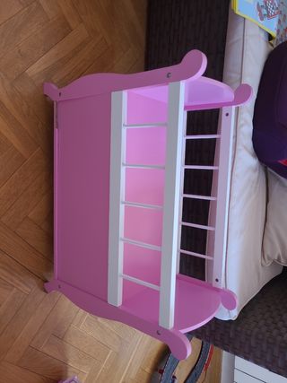 Cuna de madera de juguete