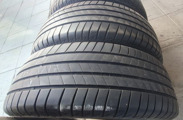 BRIDGESTONE 215 65 17