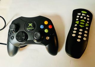 Consola XBOX CLÁSICA con mandos consola y Tv DVD