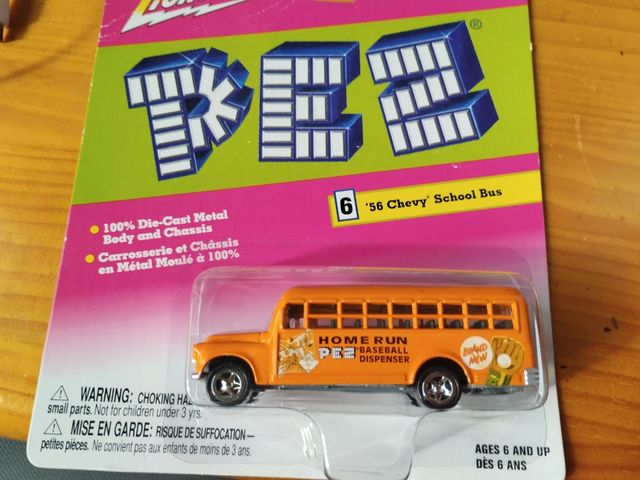 autobus Johnny lightning Pez