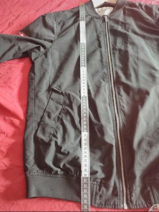 Cazadora negra fina unisex