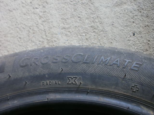 Neumatico 215/60-16 Michelin Crossclimate.