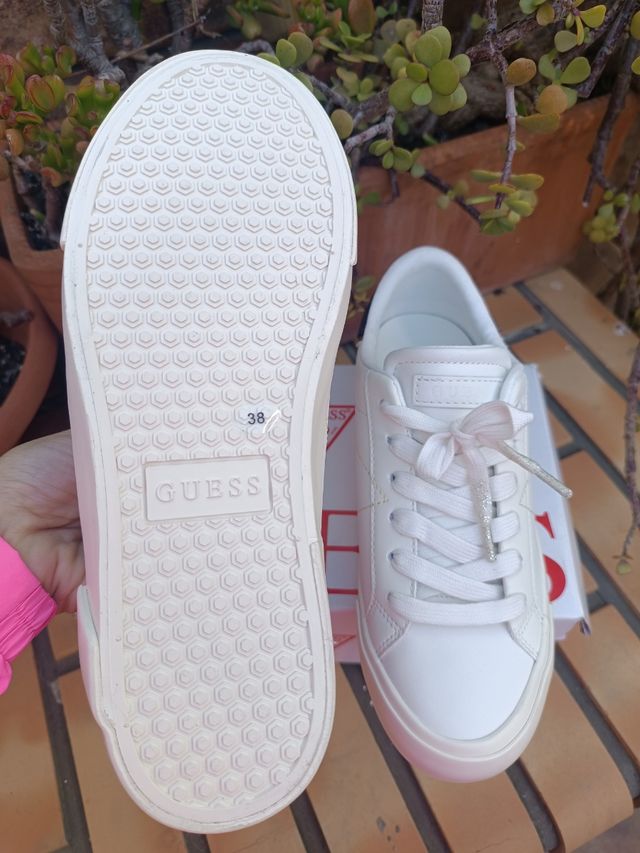 Zapatillas Guess nuevas