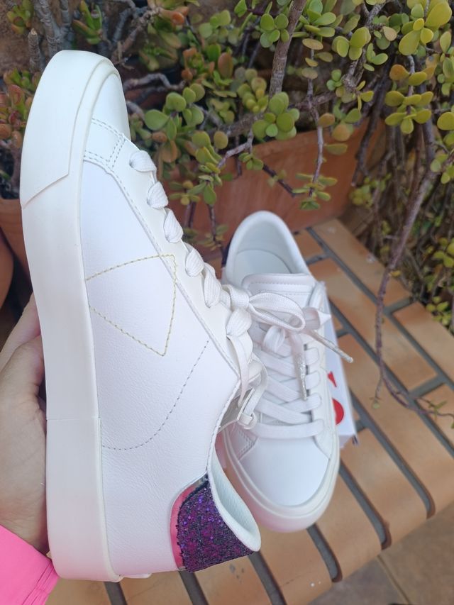 Zapatillas Guess nuevas