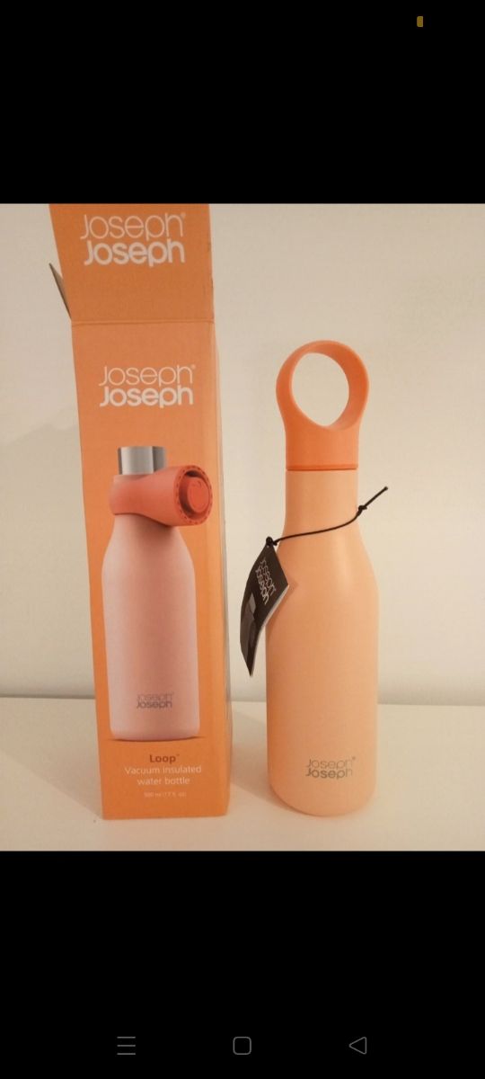 Botella de agua nueva