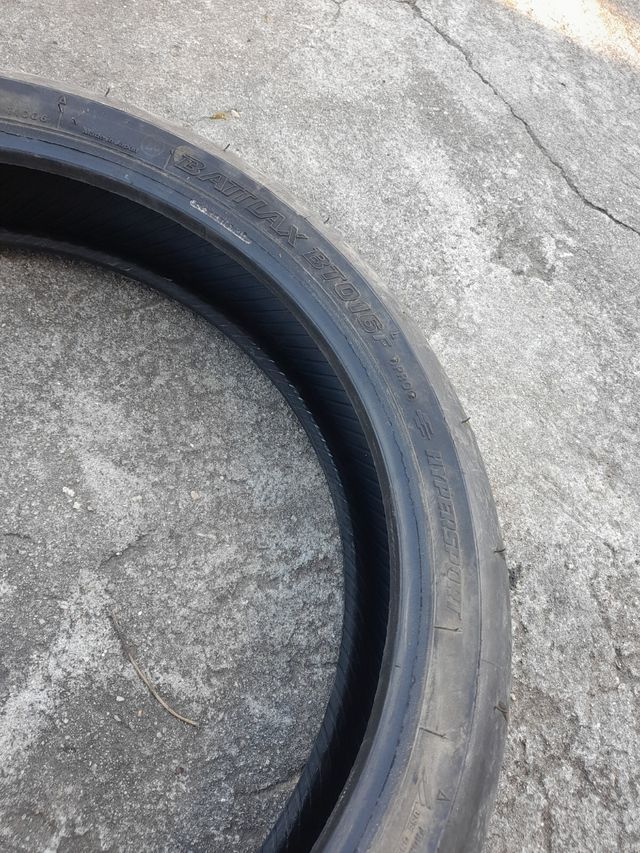 Neumático Brigestone BT016 120 70 R17