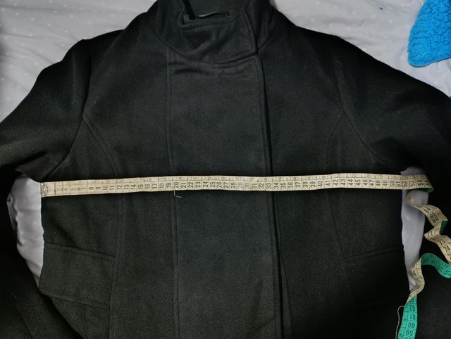 Abrigo de paño negro