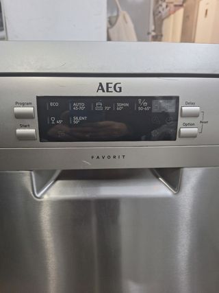 LAVAVAJILLAS AEG 14 CUB 60CM 3 BANDEJAS