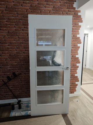Puerta Lacada 