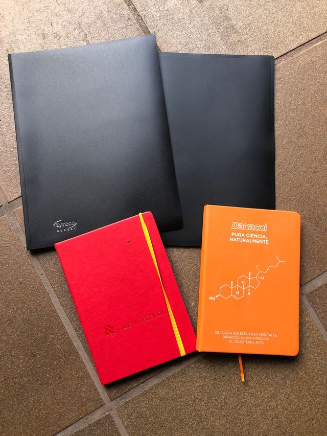 Libretas con dossier 30 hojas..