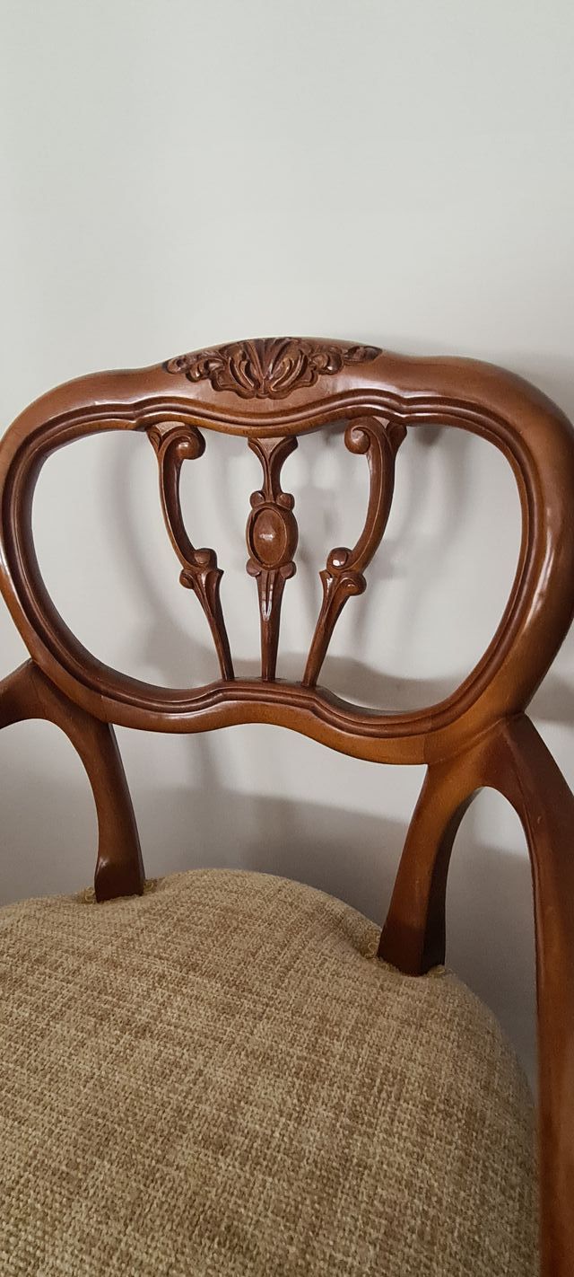 Sillas Estilo Isabelina, madera maciza