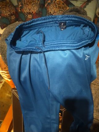 Pantalones chándal azul, talla XL.