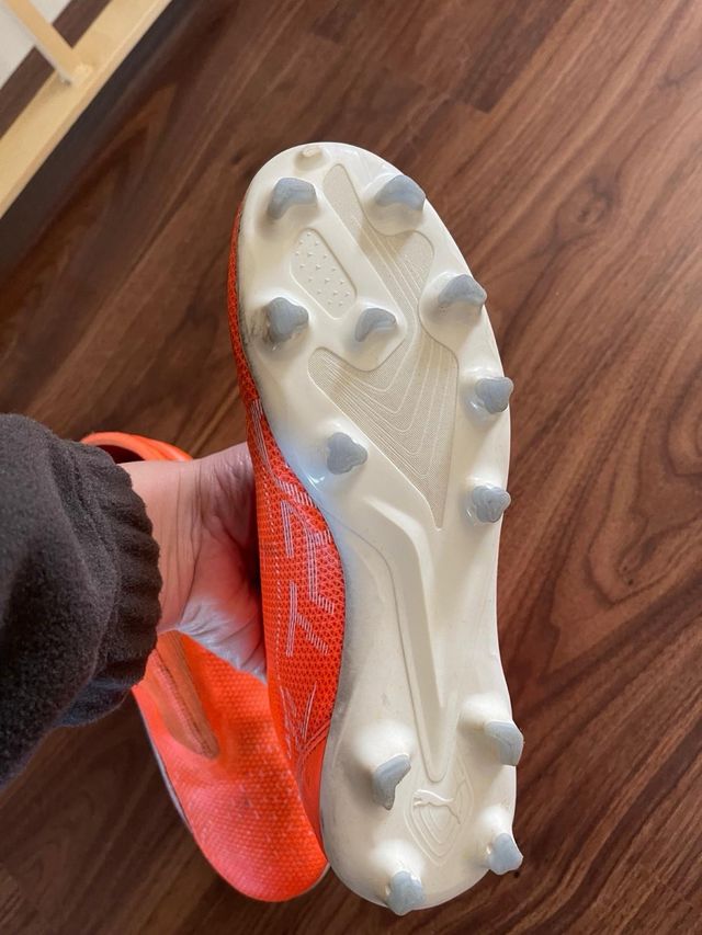 Botas de futbol Pumas