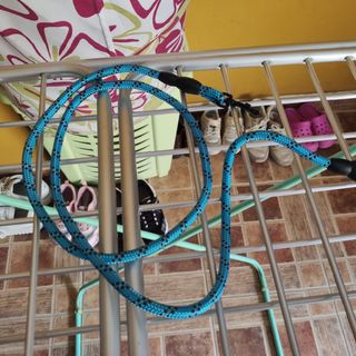 Arnés azul con correa