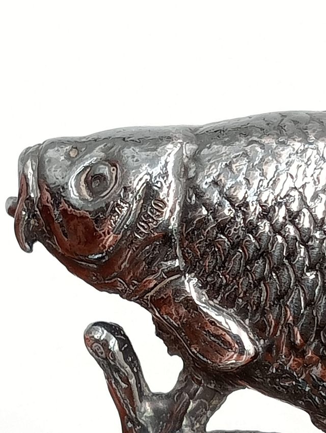 FIGURA DE PLATA "CARPA" DE MUELA (11123)