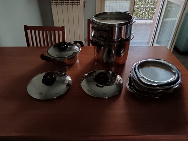 Set di pentole in acciaio inox