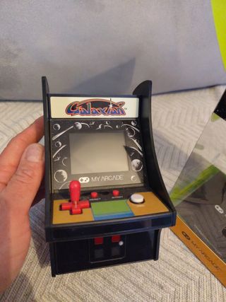 Consola pequeña retro galaxian