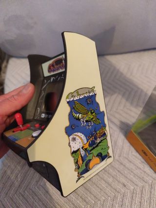 Consola pequeña retro galaxian