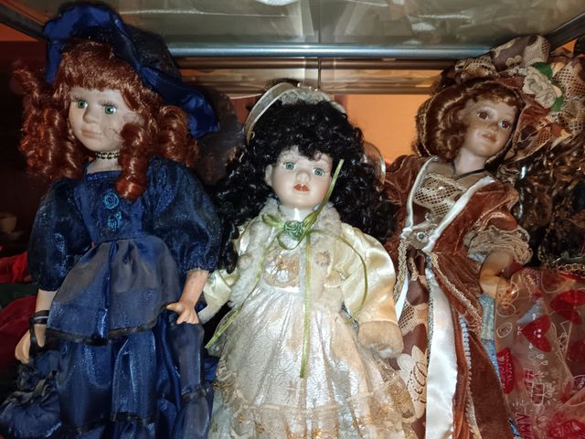 MUÑECAS DE PORCELANA