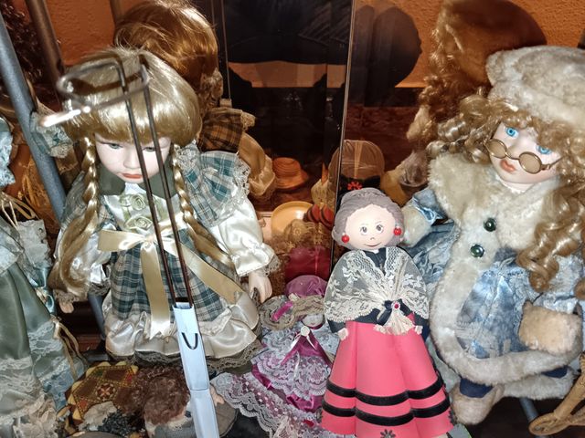 MUÑECAS DE PORCELANA