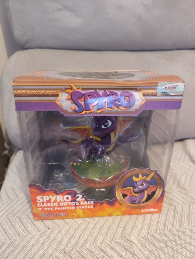 Estatua first 4 figures spyro 2 precintada