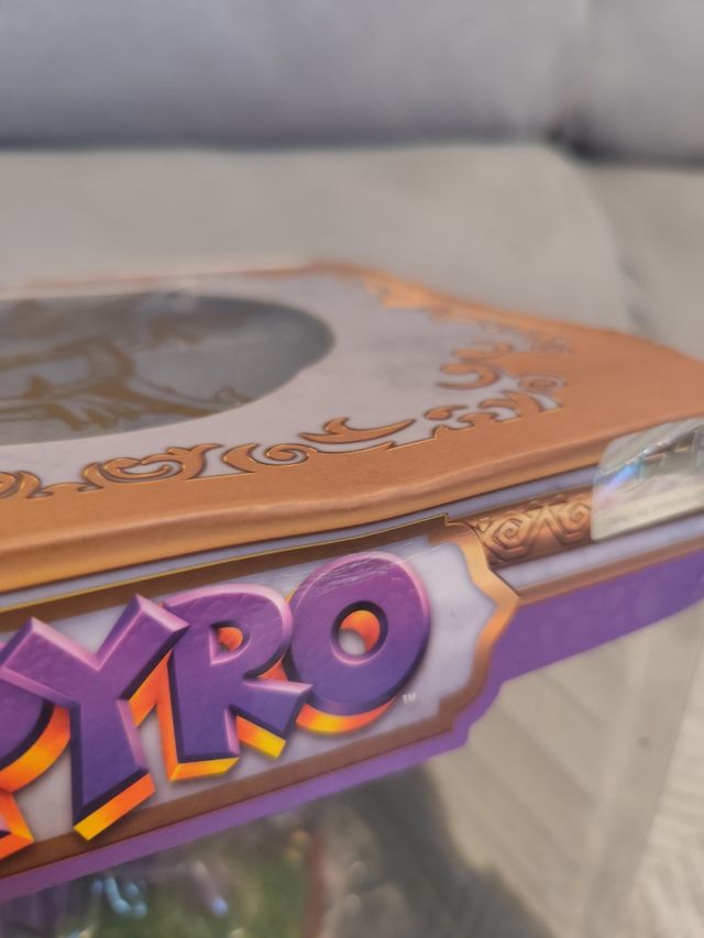 Estatua first 4 figures spyro 2 precintada