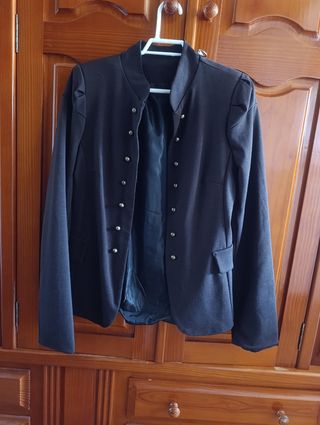 Chaqueta militar marrón oscuro