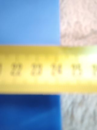 Cuchillo para cortar papel y otras materiales.